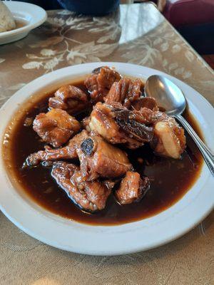 Short ribs in brown sauce