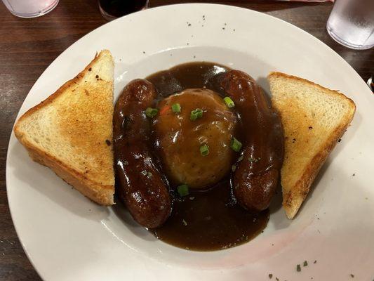 Bangers & Mash is terrific.  Corn beef and cabbage, best we've ever had.  Could be 5 star but interior needs some renovation.