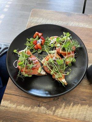 Salmon toast