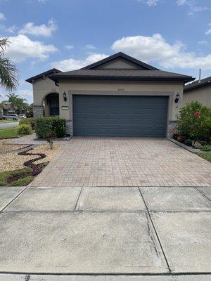 This beautiful 2/2 located in the community of Dell Webb, Davenport Florida. FOR SALE