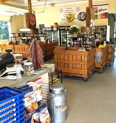 Maugeri's Farm Market -- interior