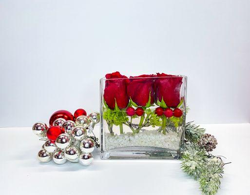 Beautiful arrangement for a gift with roses and white and green hydrangeas