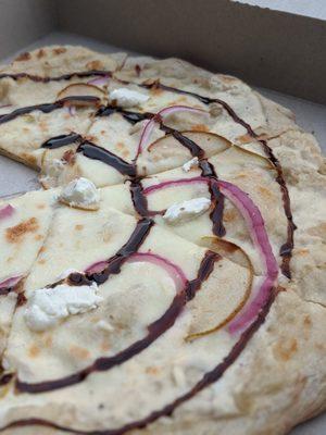 Pear and goat cheese pizza