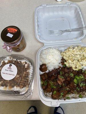 Hawaiian grill meal, peach cobbler from another vendor, and a turtle chocolate cafe from another vendor.