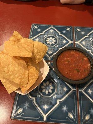 Delicious chips and salsa