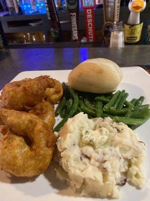 Shrimp, green beans and mashed potatoes