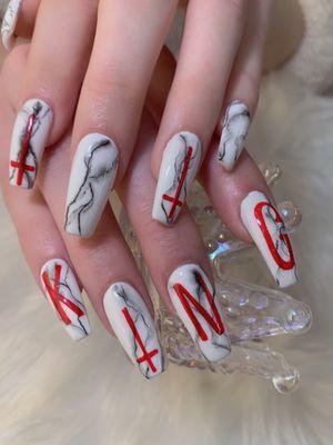 Free-handed marble and KING lettering acrylic coffin nails by Kayla (NO STENCIL USED)