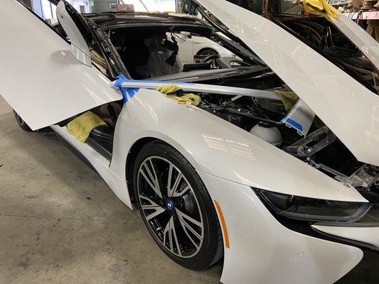 Windshield on this BMW i8 removed.