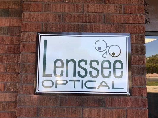 Lenssee Optical