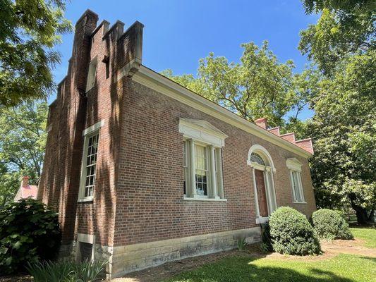 the front of the carter home.