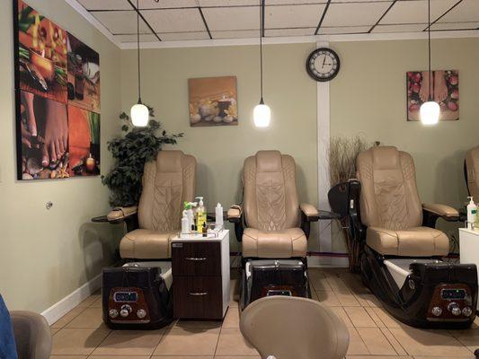 Hamilton Nail & Spa