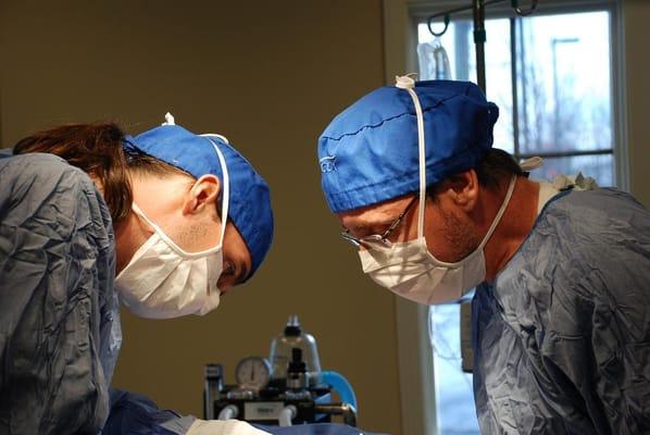 Surgeons Dennis Elmer and Eric Larsen