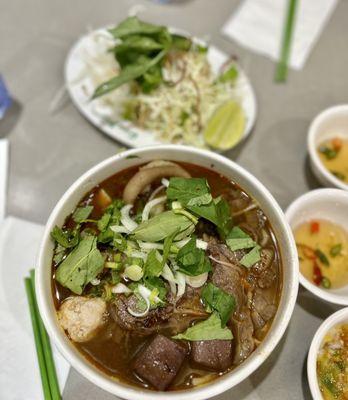 Huong Binh Restaurant