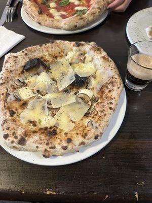 Truffle pizza