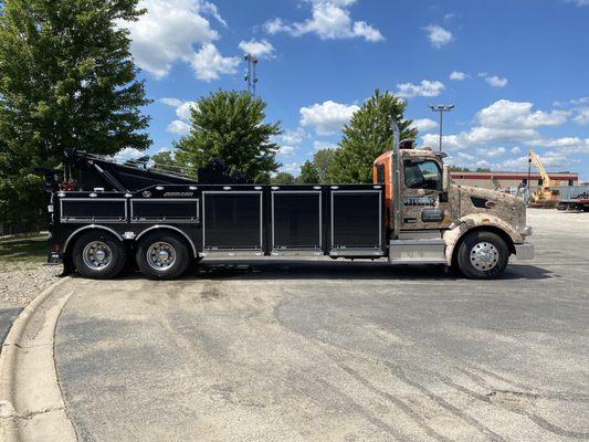 35ton wrecker towing