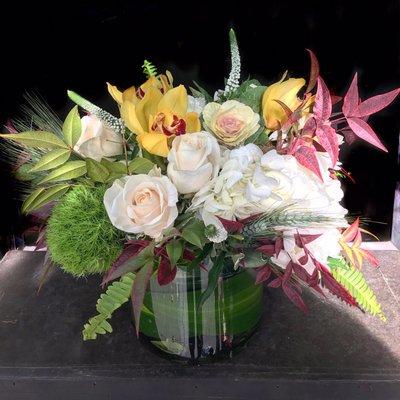 Lots of texture and color in this pavé style arrangement.