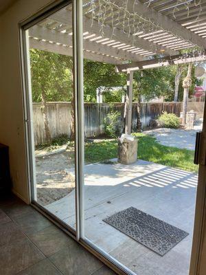 Move out clean.  Patio door.