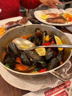 Mussels in tomato sauce