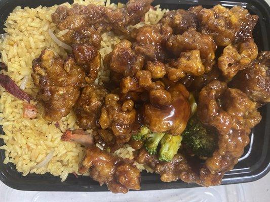 A16. General Tso's Chicken Combo Plate