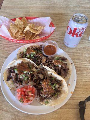 Carne asada tacos con todo