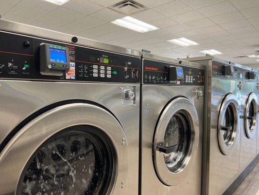 Large washing machines with Apple Pay capability