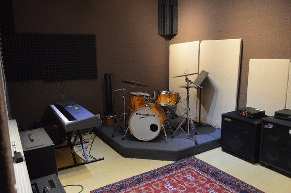 Studio 1   6 to 7 people $40/hr weeknights $30/hr weekends