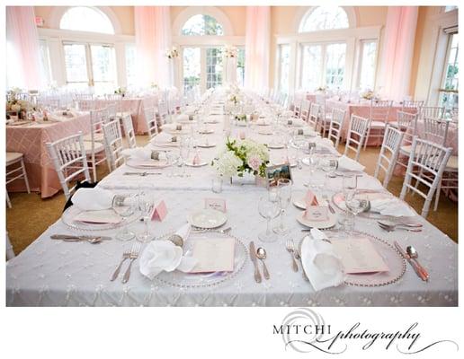 View of Kings tables with Iris overlays and Square tables with LUXE overlays from Mimi & Co - venue:  Vizcaya Sacramento