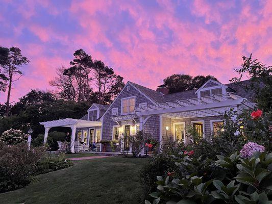 A Little Inn On Pleasant Bay