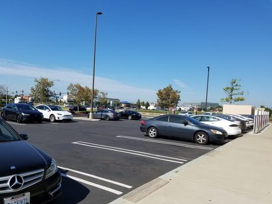 Wednesday morning ridiculousness! 5 cars waiting in line at 9:30 am!