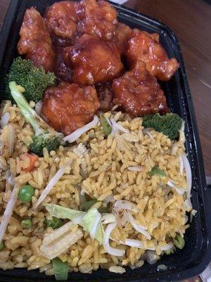 General Tso's Chicken Combo Platter