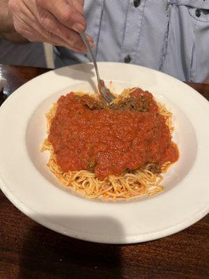 Spaghetti and meat sauce lunch portion