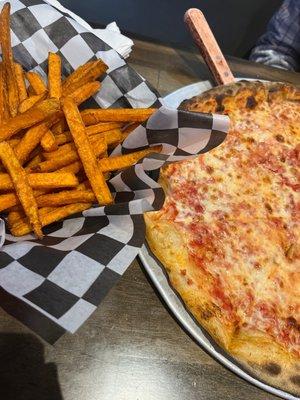 Sweet potato fries. Cheese pizza.