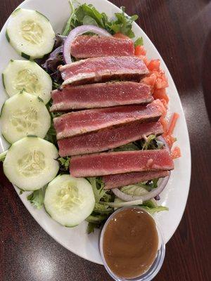 Ahi tuna salad