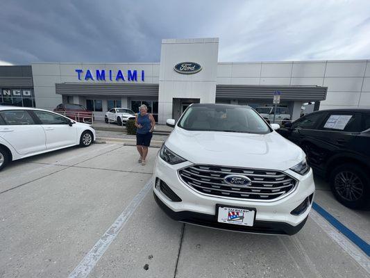 Tamiami Ford Giant Lot