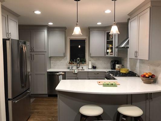 Proudly presenting My newest project. From the small kitchen, outdated cabinets, into a beautiful and trendy kitchen with lots of storage.