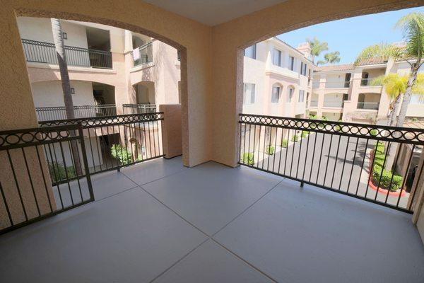 Tivoli 1 bedroom Extra Spacious Balcony