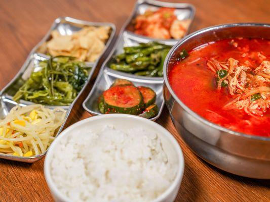 Mama's Korean Kitchen | Address: 2575 Main St #350, Frisco, TX 75036 | Call: 214-430-5170