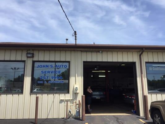 John's Auto Service