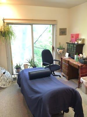 The acupuncture treatment room.