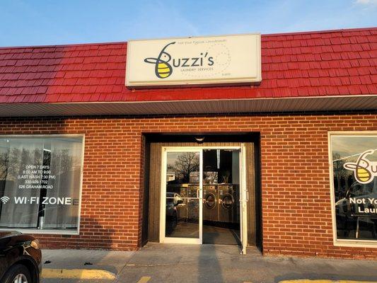 Buzzi's Laundromat & Laundry Service