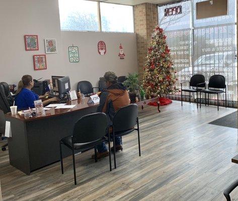 Come on into Red Gorman Insurance. We welcome you to enjoy our spacious lobby and complimentary bottled water.