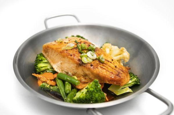 K5. Teriyaki Salmon - Seared Salmon 8oz. and sauteed broccoli, carrots and sting bean with homemade Teriyaki sauce.