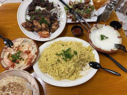 Hummus Small Family Platter