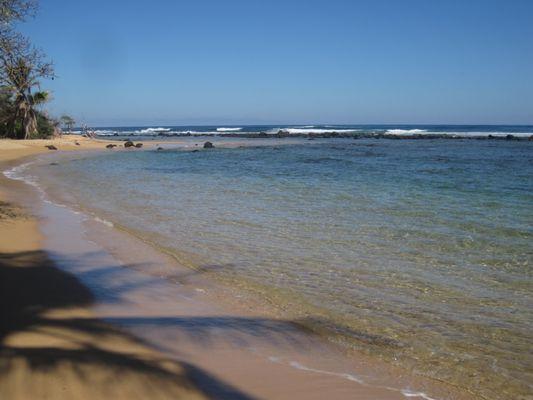 Aliomanu Beach