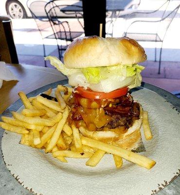 Kowboy burger -$12.99