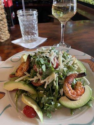 Arugula salad with avocado and shrimp