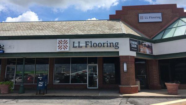 LL Flooring #1440 Hattiesburg | 4700 Hardy Street | Storefront