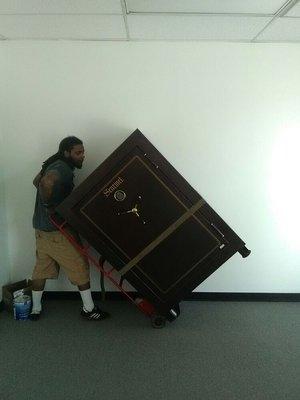 We move safes!