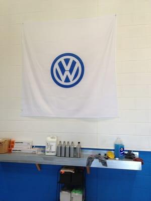 A clean auto body shop! Lighty can fix and tune up any VW! Old and new cars!