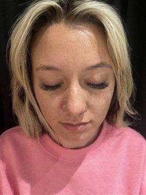 Light Volume Eyelash Extensions